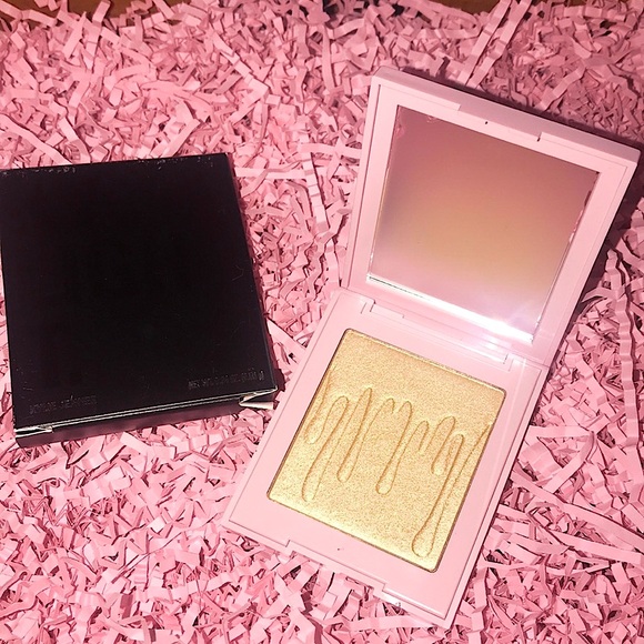 ‼️LAST ONE‼️ 🎉HP🎉🆕🩷KYLIE COSMETICS: “SALTED CARAMEL” KYLIGHTER - Picture 2 of 7